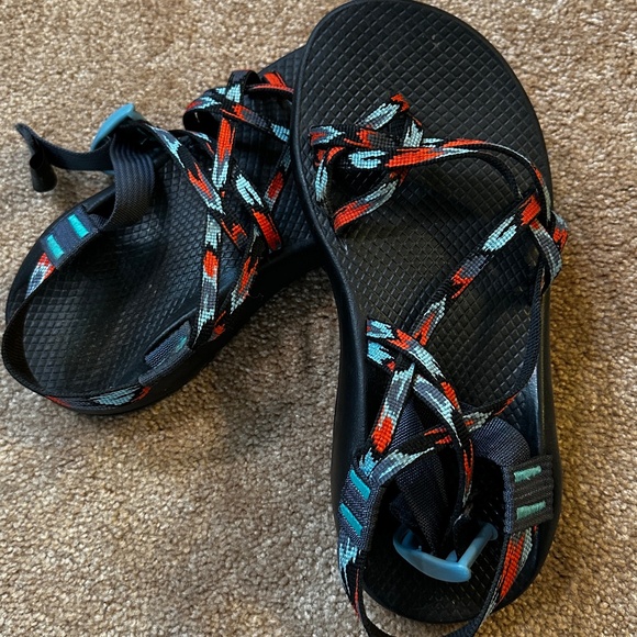 7.5W Chaco Adjustable Strap Sandals - Picture 3 of 5